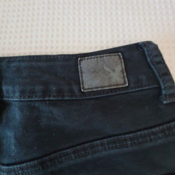 American Eagle size 2 Hi-rise distressed Black Stretch 2" Shortie denim shorts - Picture 12 of 12